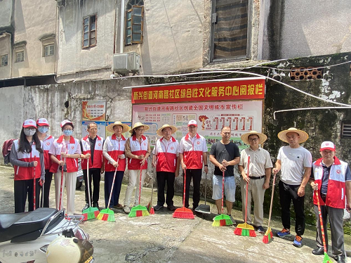 揭陽(yáng)農(nóng)墾到河南路社區(qū)開展助力“兩清”攻堅(jiān)行動(dòng)2.png